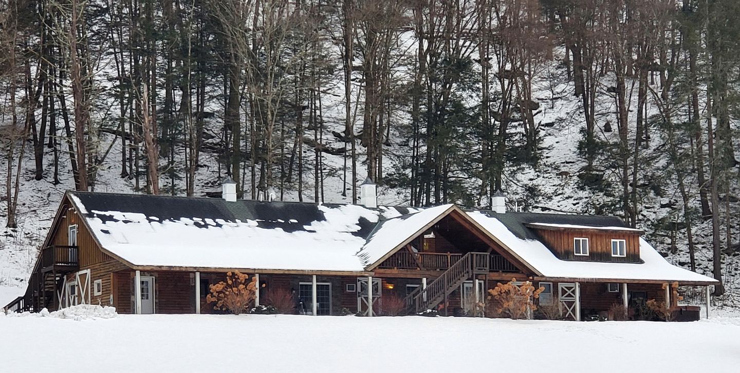 Fantastic Secluded Rental for a Large Group Getaway near East Branch, New York