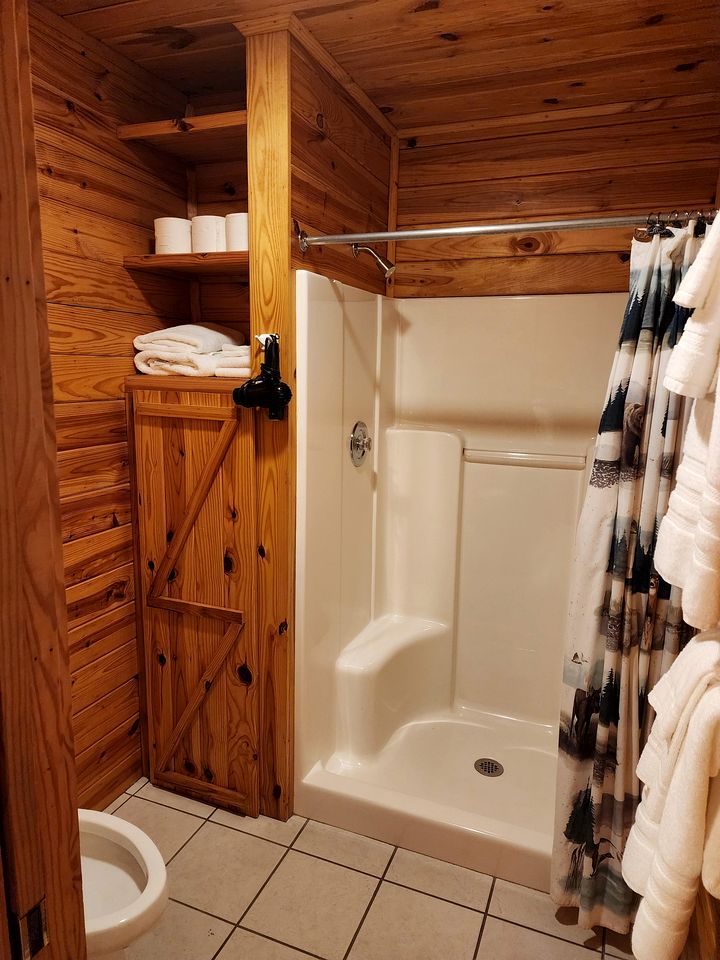 Amazing Family-Friendly Cabin Rental in Eureka Springs, Arkansas