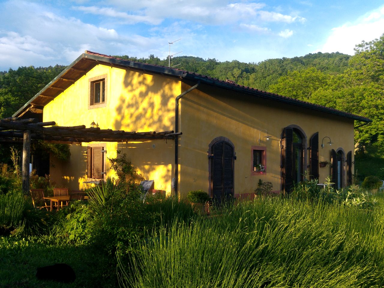 Pet-Friendly Accommodation with Expansive Garden near Santa Fiora, Tuscany