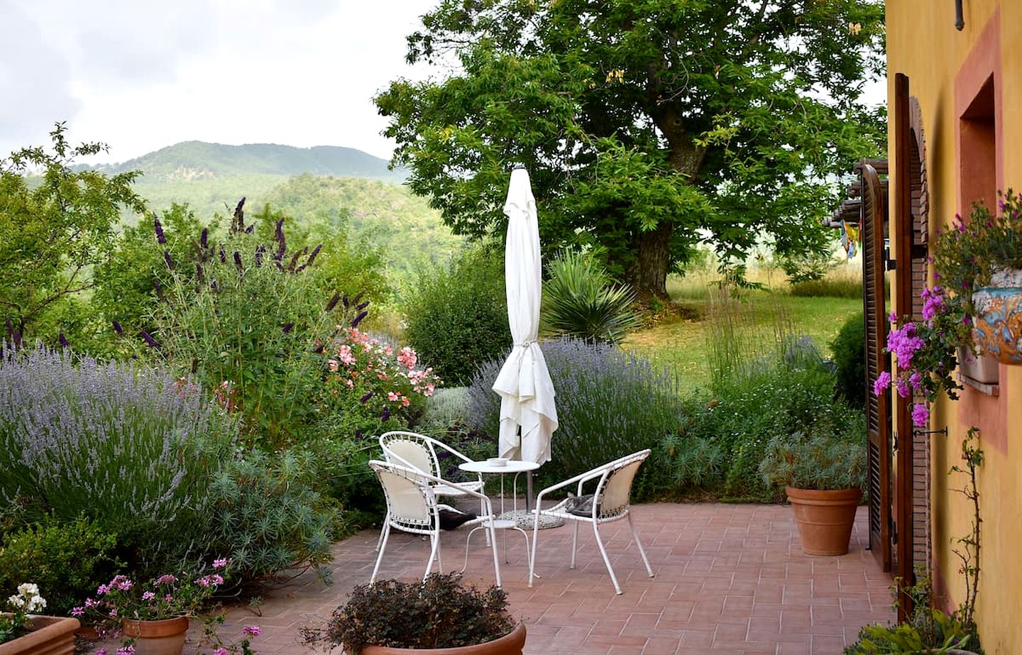 Pet-Friendly Accommodation with Expansive Garden near Santa Fiora, Tuscany