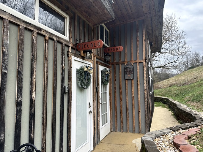 Cottages (United States of America, Gordonsville, Tennessee)