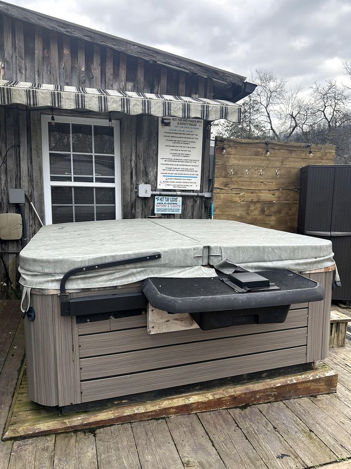 Lovely Weekend Getaway Rental near Edgar Evins State Park in Tennessee