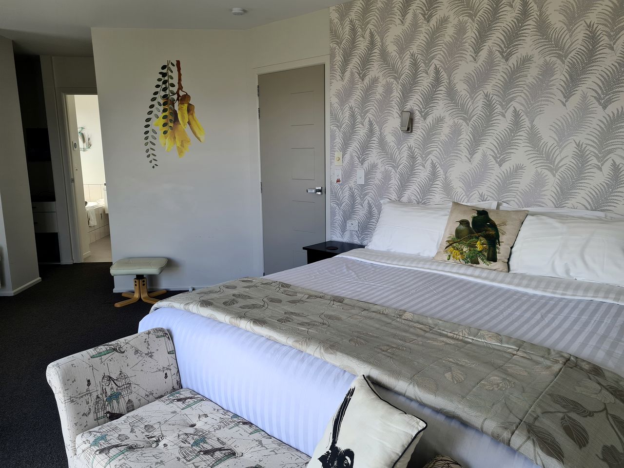 Boutique Bed and Breakfast on Five Rural Acres near Lake Te Anau, South Island