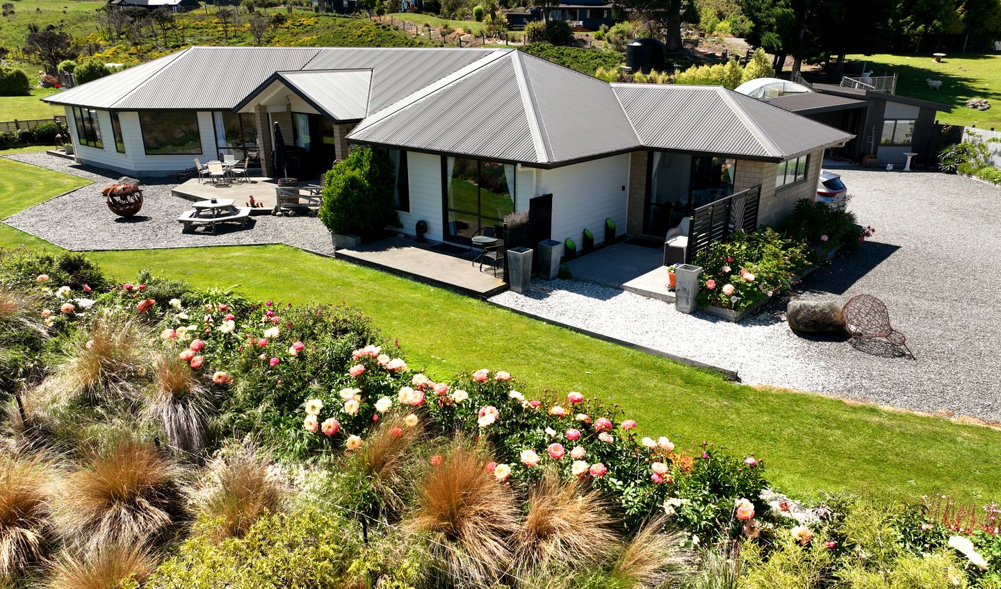 Nature Lodges (New Zealand, Te Anau, South Island)