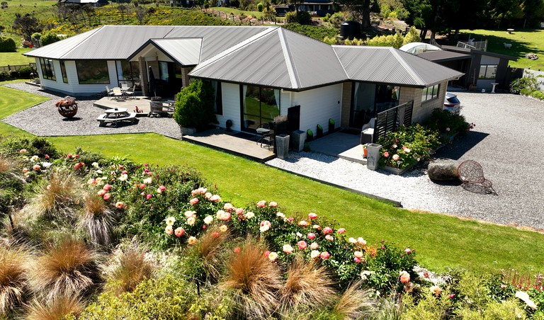 Nature Lodges (New Zealand, Te Anau, South Island)