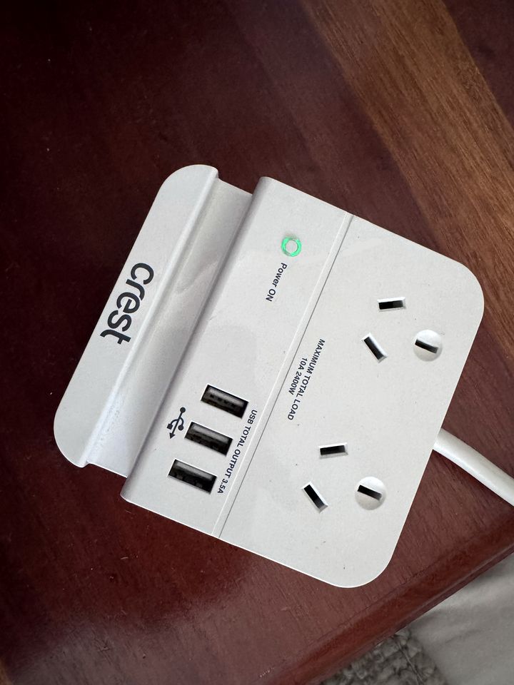 Charming Cottage Rental with Views of the Blue Mountains in Berambing, New South Wales