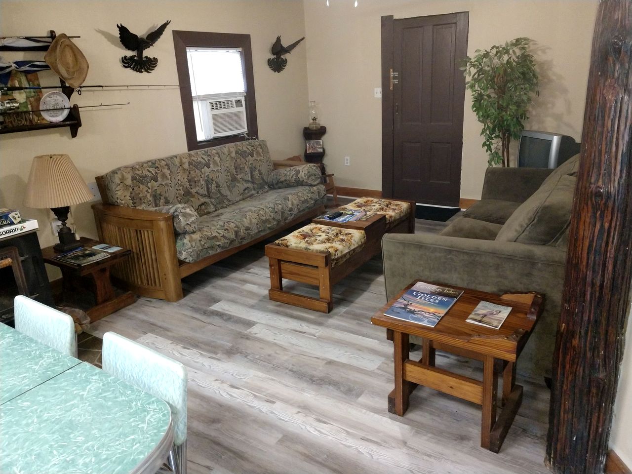 Riverfront Getaway Cabin with a Boat Ramp Access near Brunswick in Southeast Georgia