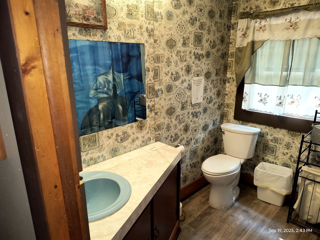 Riverfront Getaway Cabin with a Boat Ramp Access near Brunswick in Southeast Georgia