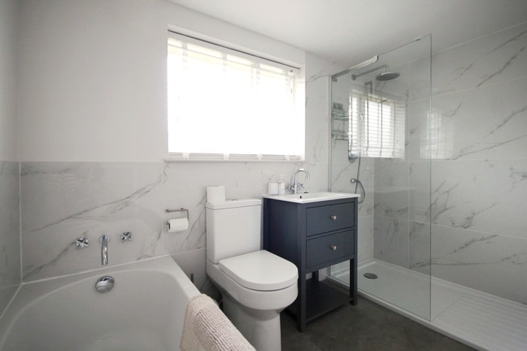Cabins (United Kingdom, Market Harborough, England)
