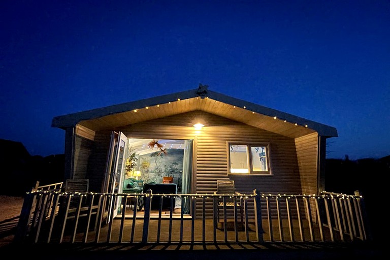 Cabins (United Kingdom, Market Harborough, England)