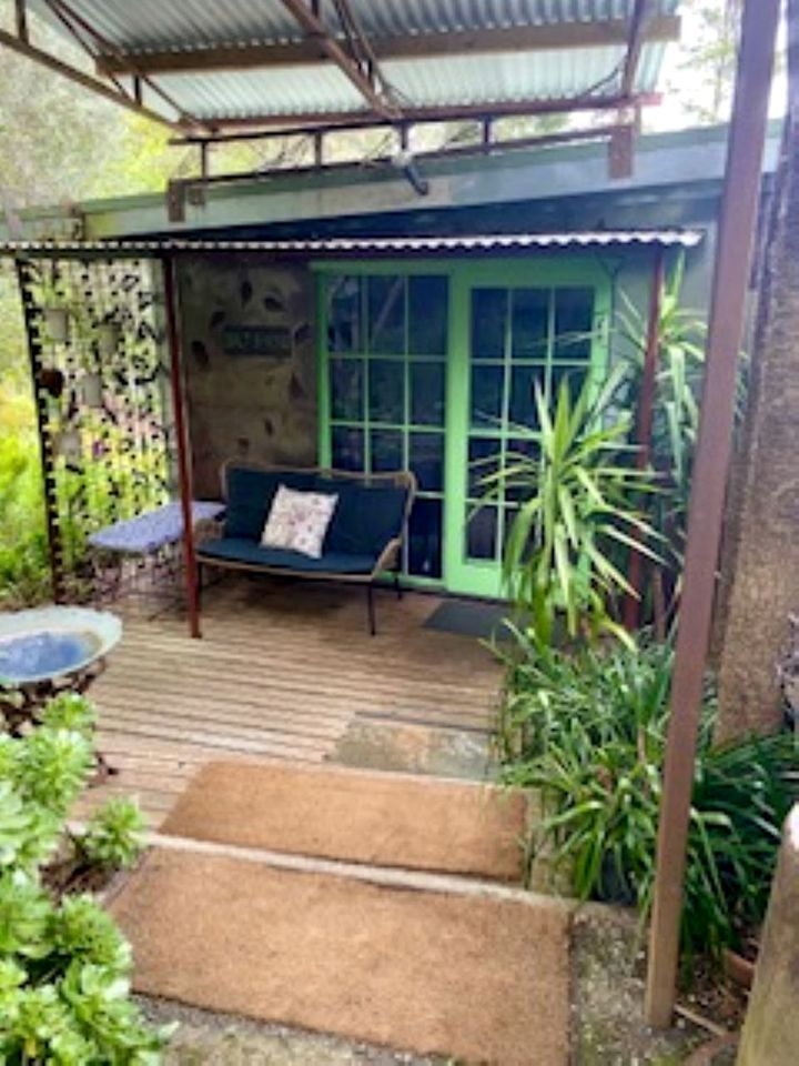 Modern Cabin Rental near Natural Mineral Springs in Daylesford, Victoria