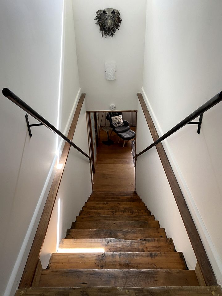 Modern Cabin Rental near Natural Mineral Springs in Daylesford, Victoria