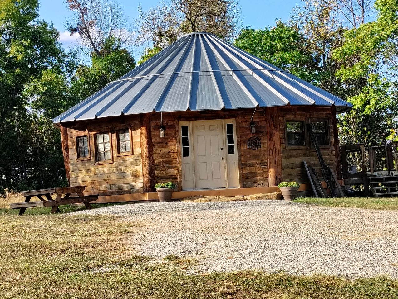Cabins (United States of America, Genoa, West Virginia)