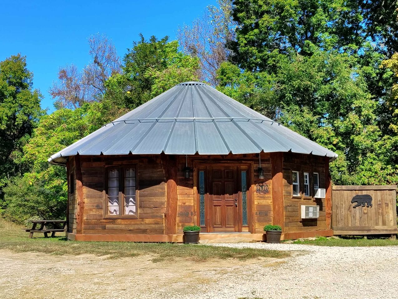 Cabins (United States of America, Genoa, West Virginia)