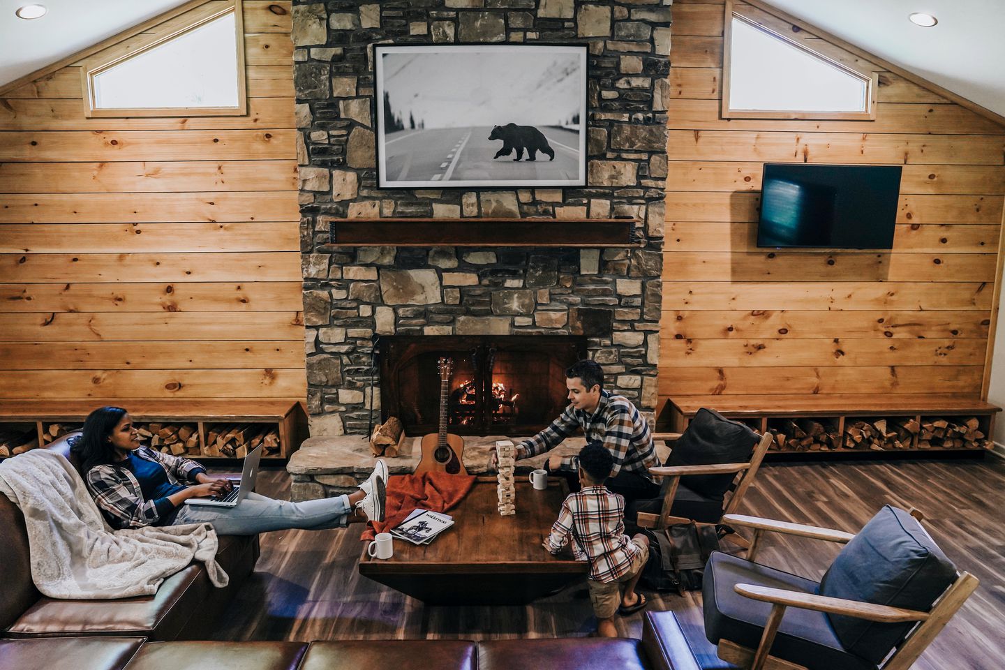 Pet-Friendly Cabin with a Private Hot Tub in Bostic, North Carolina