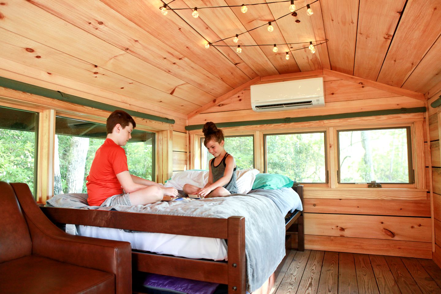 Treetop Cabin for the Ultimate Getaway near Lake Lure in Bostic, North Carolina