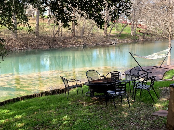 Cabins (United States of America, New Braunfels, Texas)