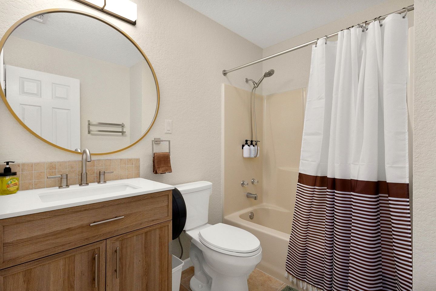 Spacious Cabin Rental Overlooking the Guadalupe River near Austin, Texas