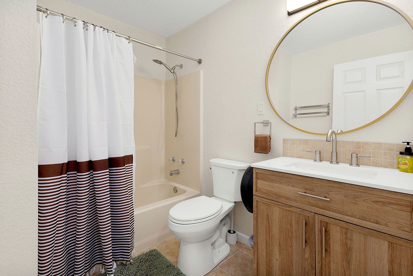 Spacious Cabin Rental Overlooking the Guadalupe River near Austin, Texas