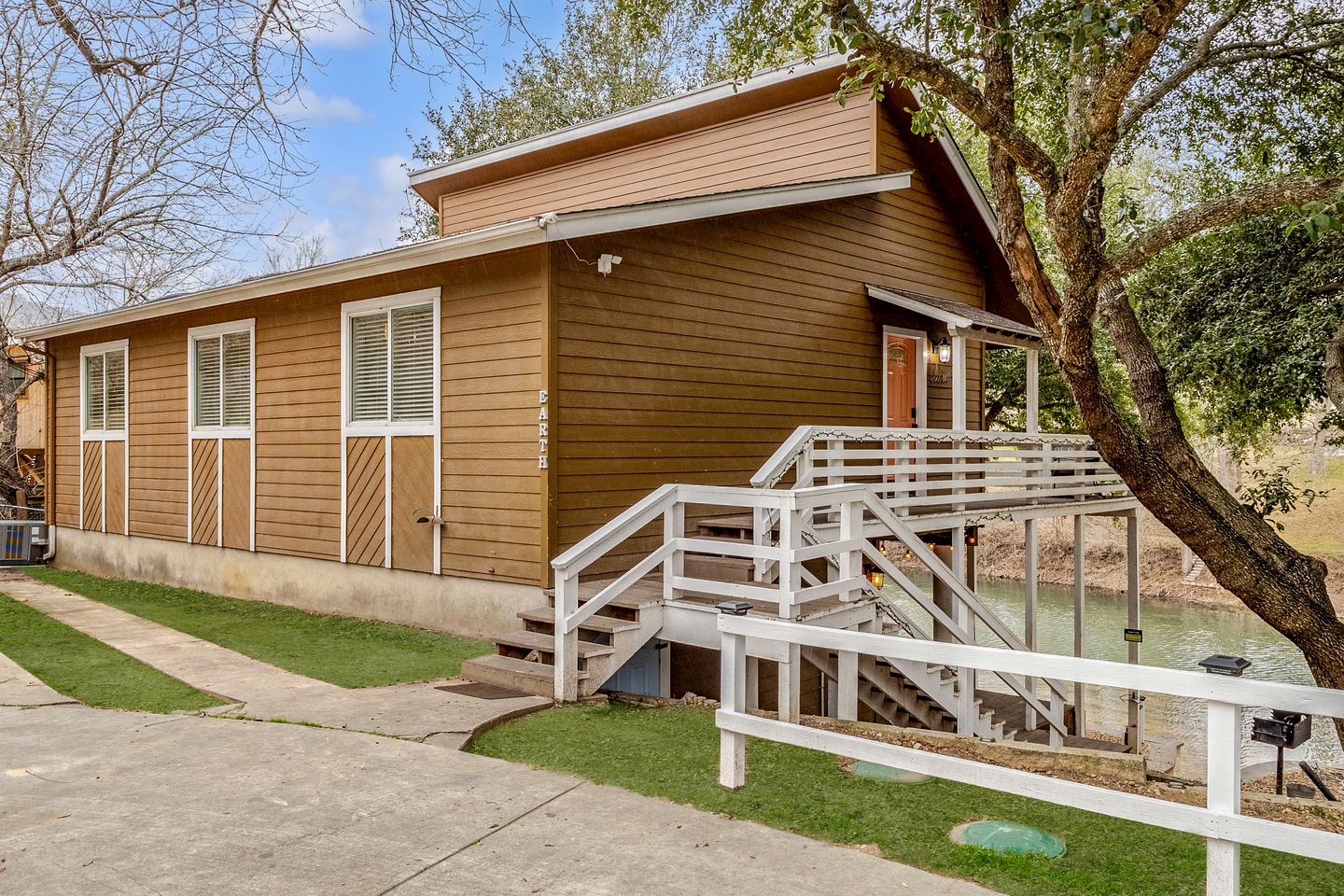 Spacious Cabin Rental Overlooking the Guadalupe River near Austin, Texas