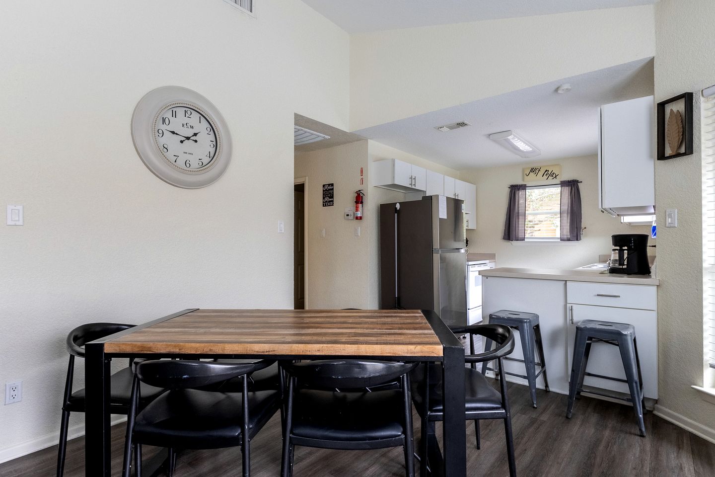 Waterfront Cabin Rental on the Banks of the Guadalupe River near San Antonio, Texas