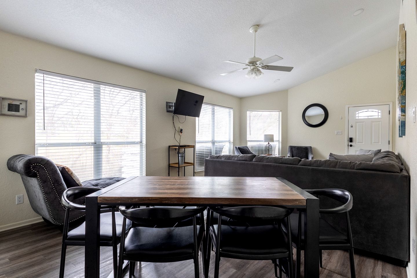 Waterfront Cabin Rental on the Banks of the Guadalupe River near San Antonio, Texas