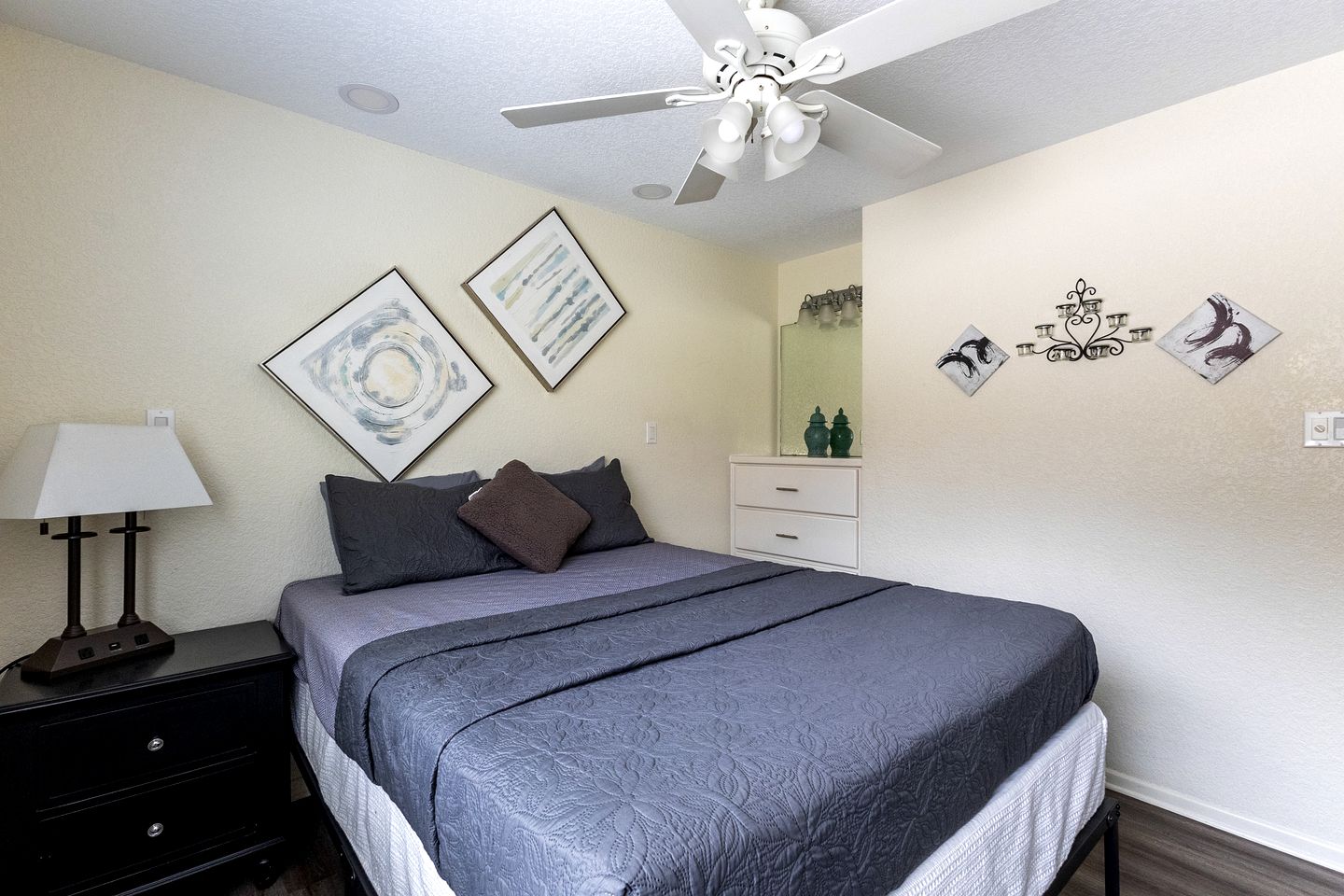 Waterfront Cabin Rental on the Banks of the Guadalupe River near San Antonio, Texas