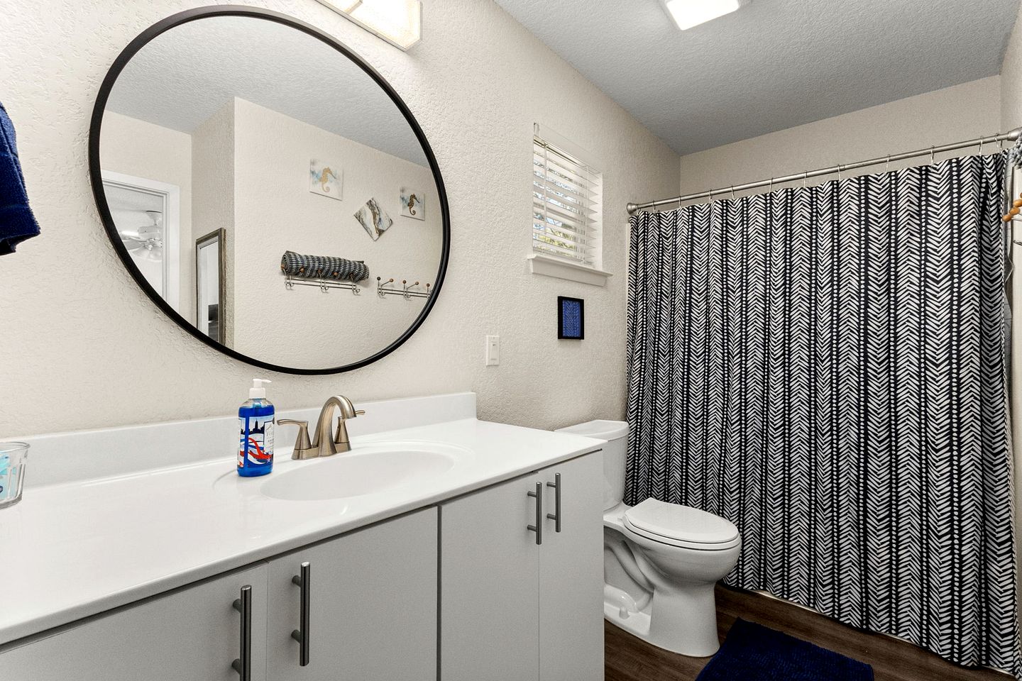 Riverfront Cabin Rental near Canyon Lake in New Braunfels, Texas