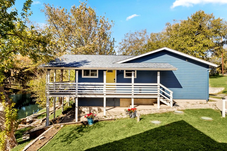 Cabins (United States of America, New Braunfels, Texas)