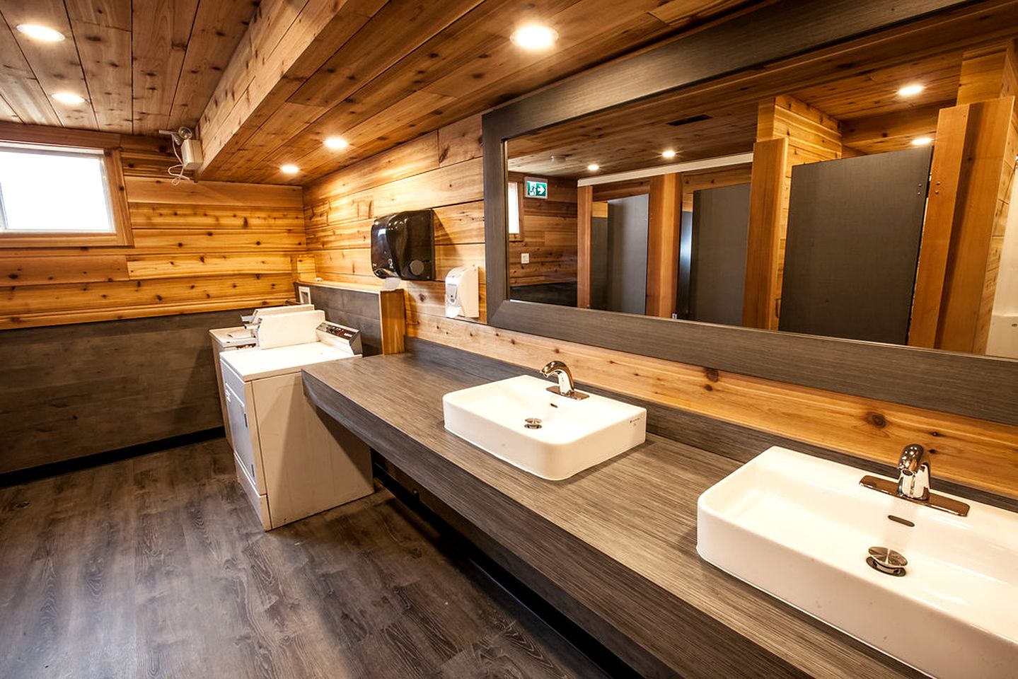 Stylish Glamping Tent with Hot Tub Access near Revelstoke Mountain Resort, British Columbia