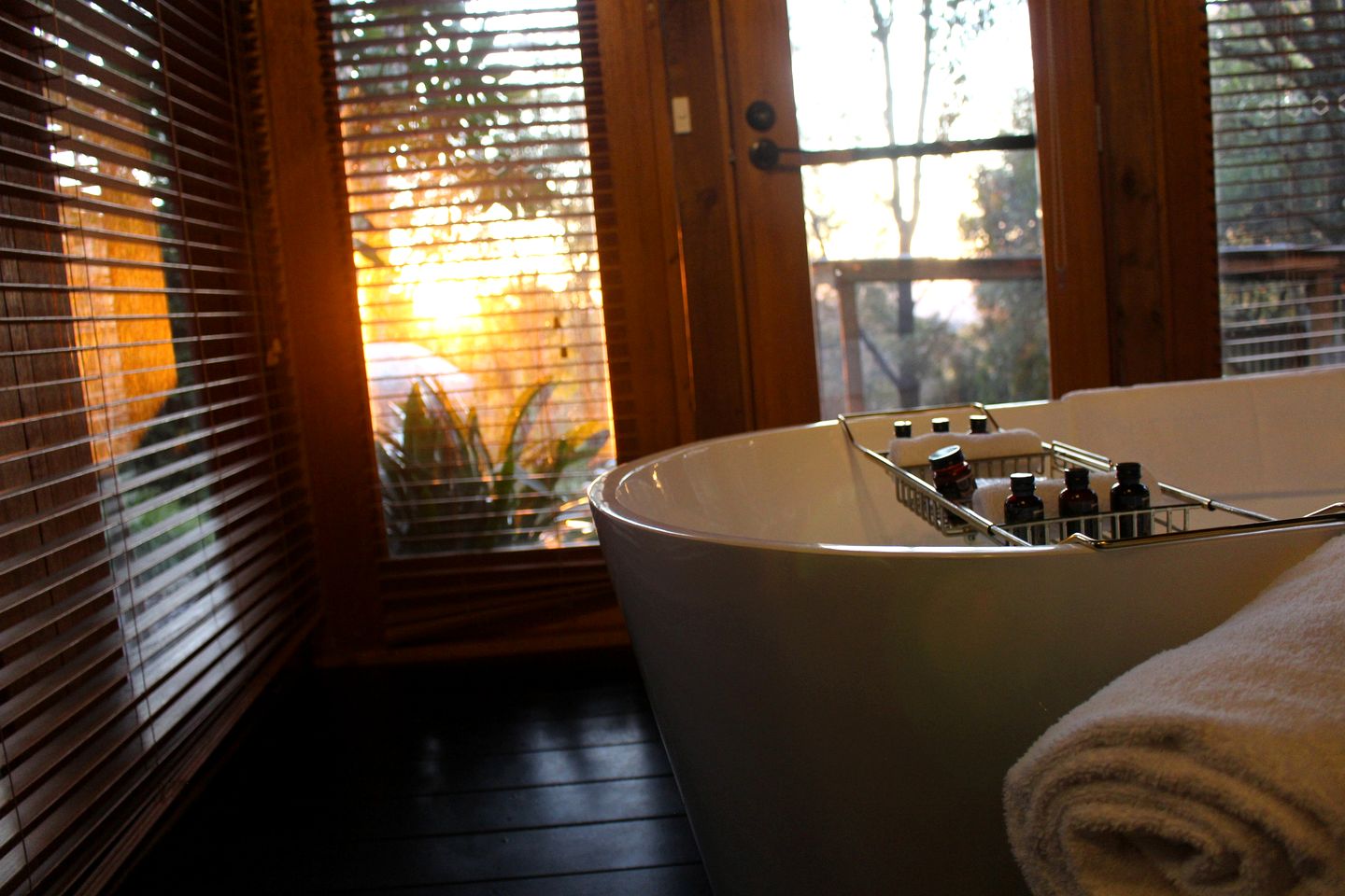 Romantic Luxury Tent for a Couples Getaway 90 Minutes from Melbourne