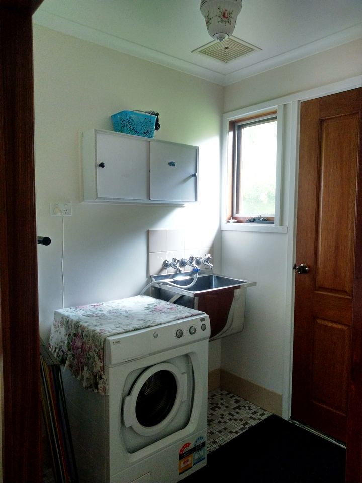 Rustic Cottage Rental on a 63-Acre Property near Mount Gambier, South Australia