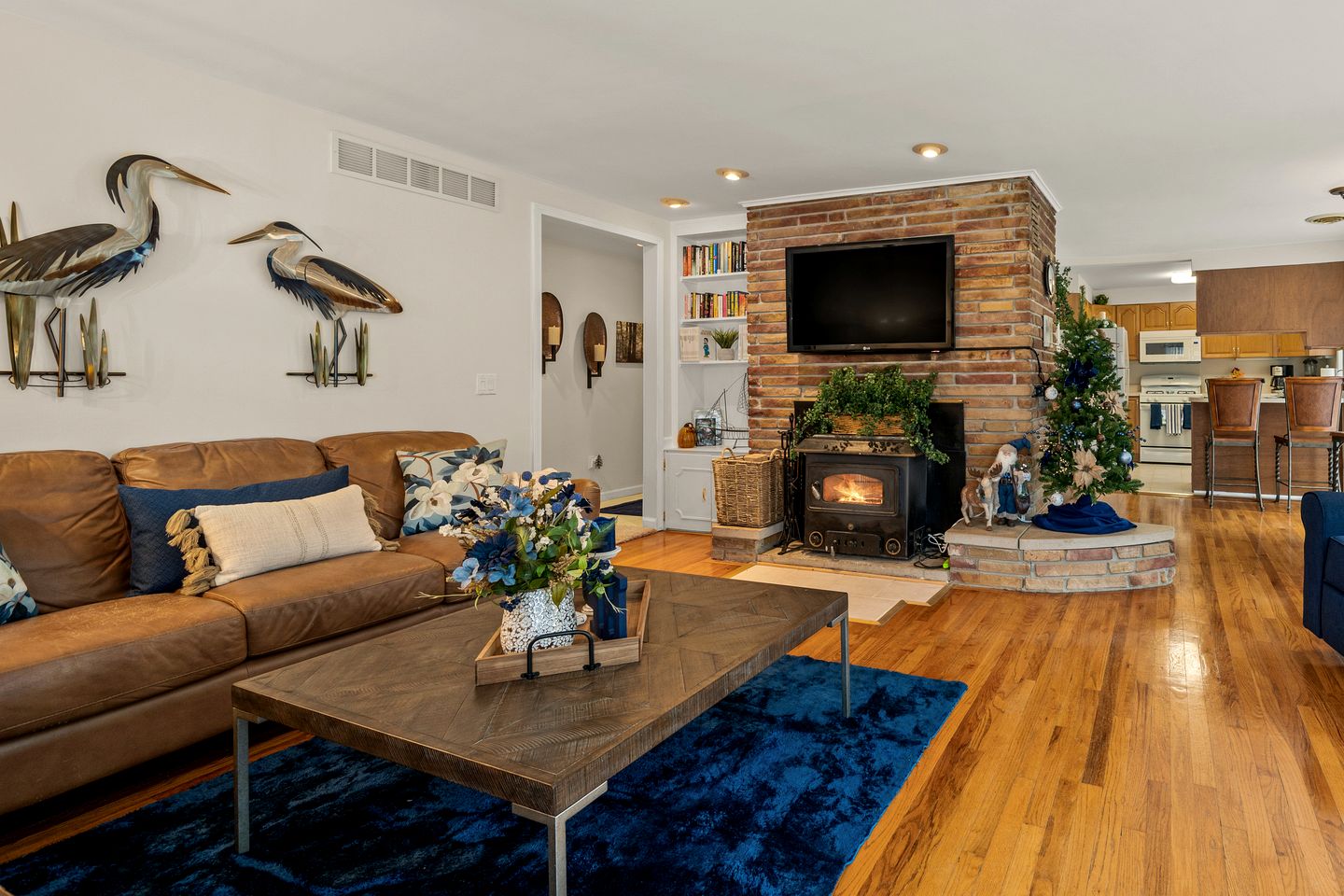 Charming Cabin with a Gorgeous Lawn and Patio in White Lake, Michigan