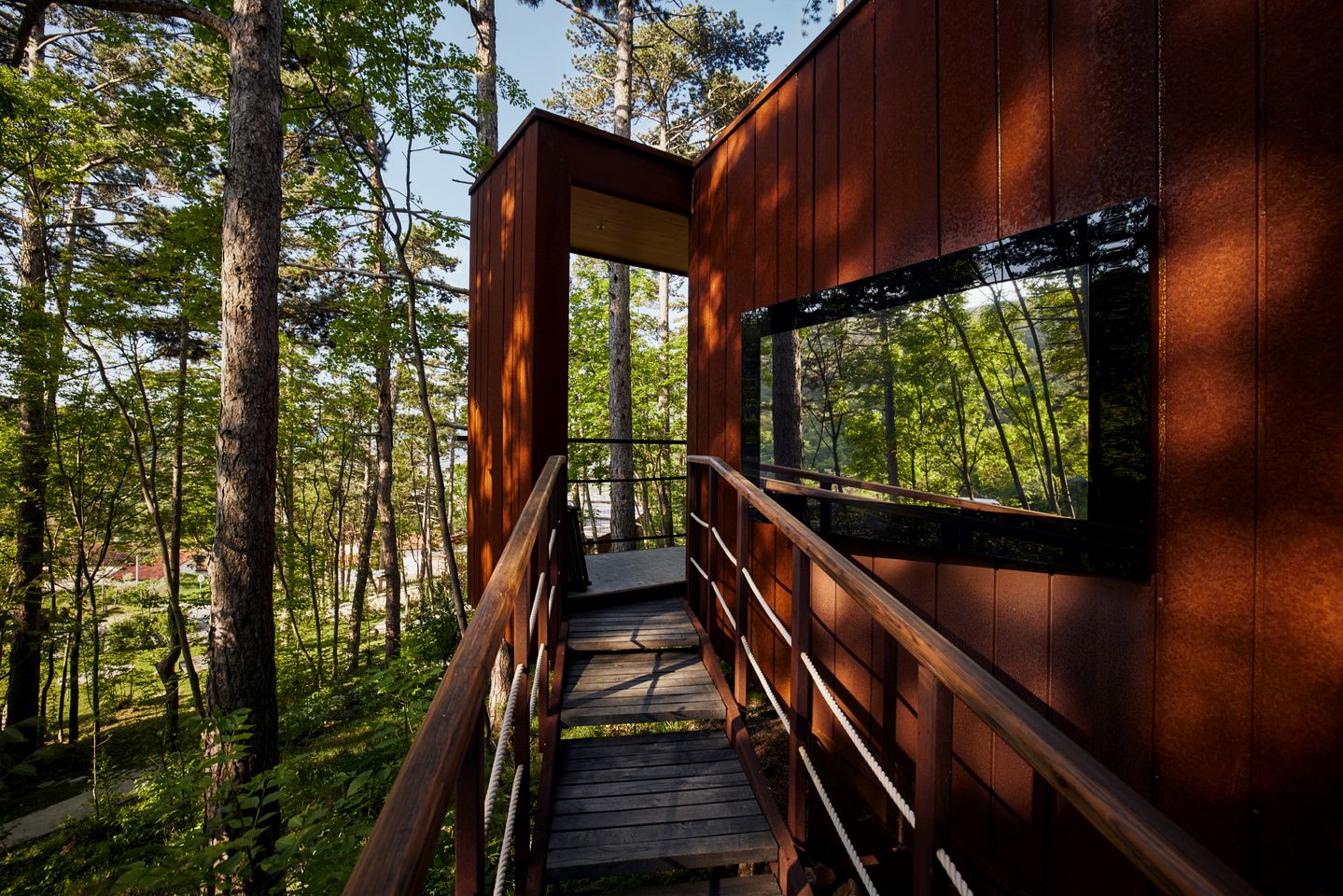 Contemporary Tree House for a Romantic Getaway in Vipava, Slovenia