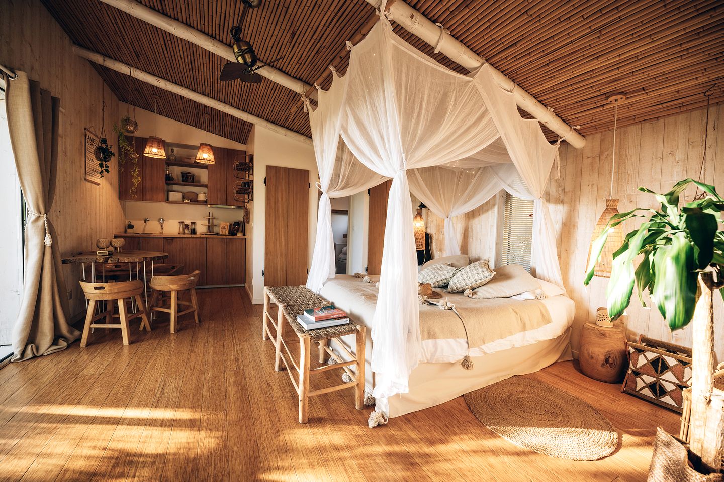 Stunning Tree House with a Hot Tub near Toulouse, France
