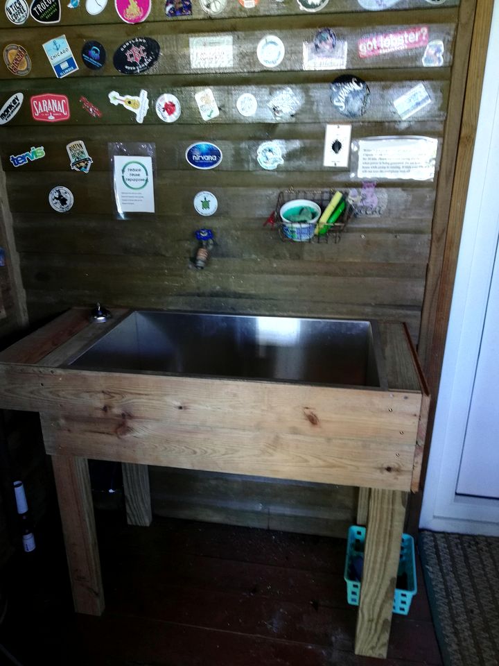 Unique Lodge near Half Moon Bay in Coxen Hole, Bay Islands, Honduras