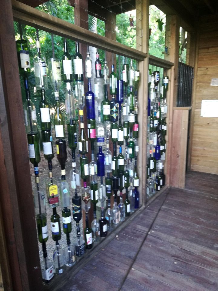 Unique Lodge near Half Moon Bay in Coxen Hole, Bay Islands, Honduras