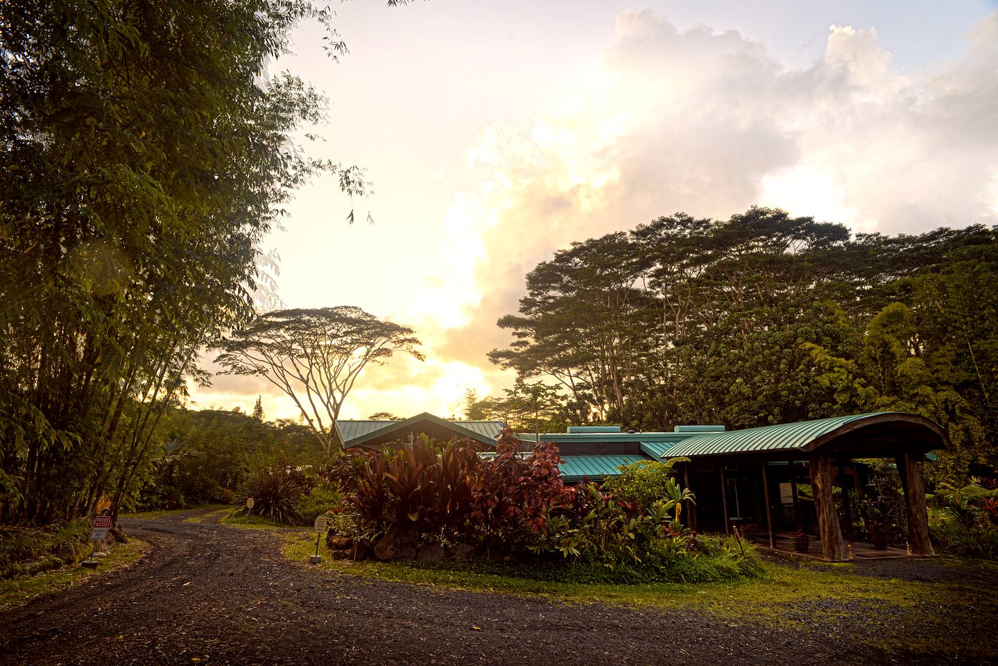 Eco-Friendly Cabin on a Permaculture Farm near Volcano, Hawaii