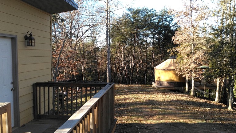 Yurts (United States of America, Cullowhee, North Carolina)