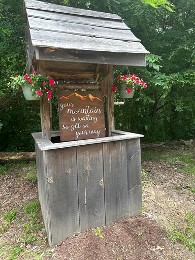 Yurts (United States of America, Cullowhee, North Carolina)