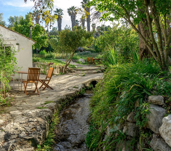 Cottages (Cucarrete, Andalusia, Spain)