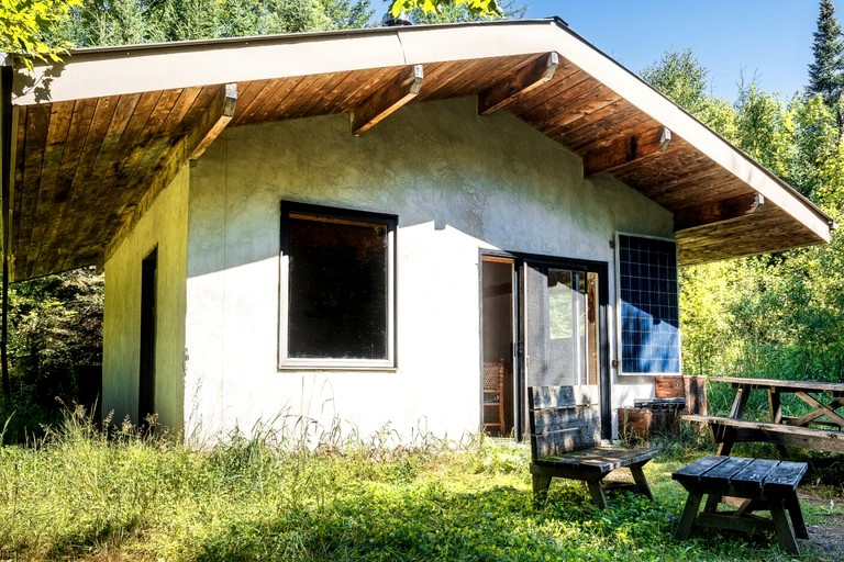 Huts (Canada, Harrington, Quebec)