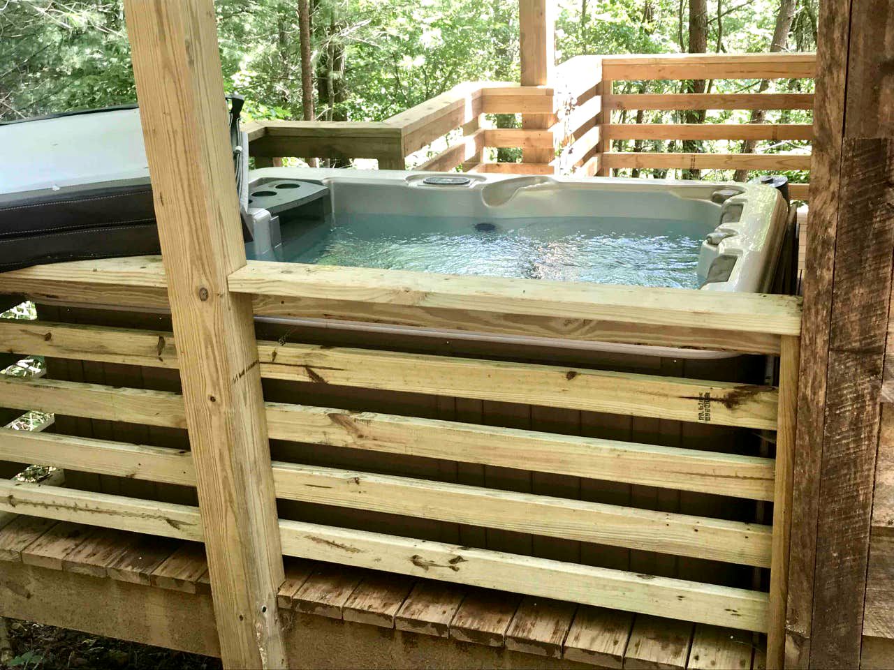 Charming Tree House with a Hot Tub in Chattahoochee National Forest, Georgia