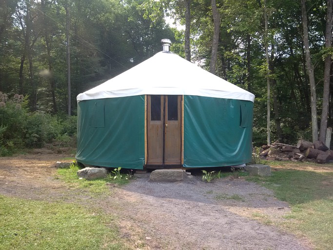 Yurts (Friendsville, Maryland, United States)