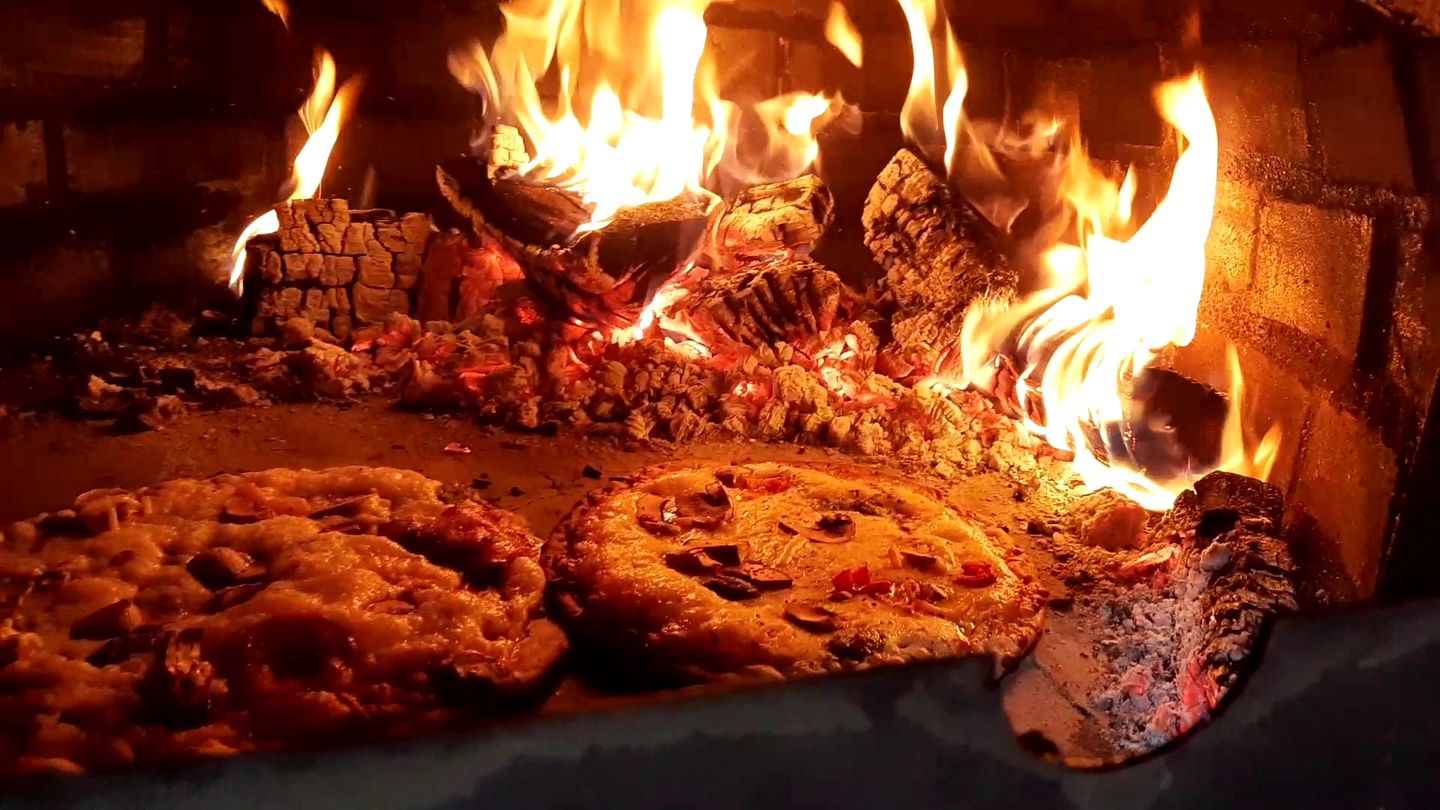 Off-the-Grid Glamping Getaway in a Charming Converted Barn near Swinford, Ireland