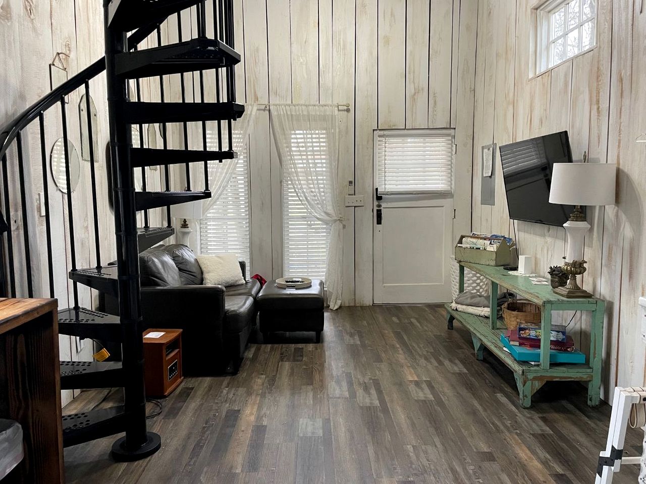 Beautiful Tree House for a Romantic Getaway on a Farm near Chattanooga Valley, Georgia