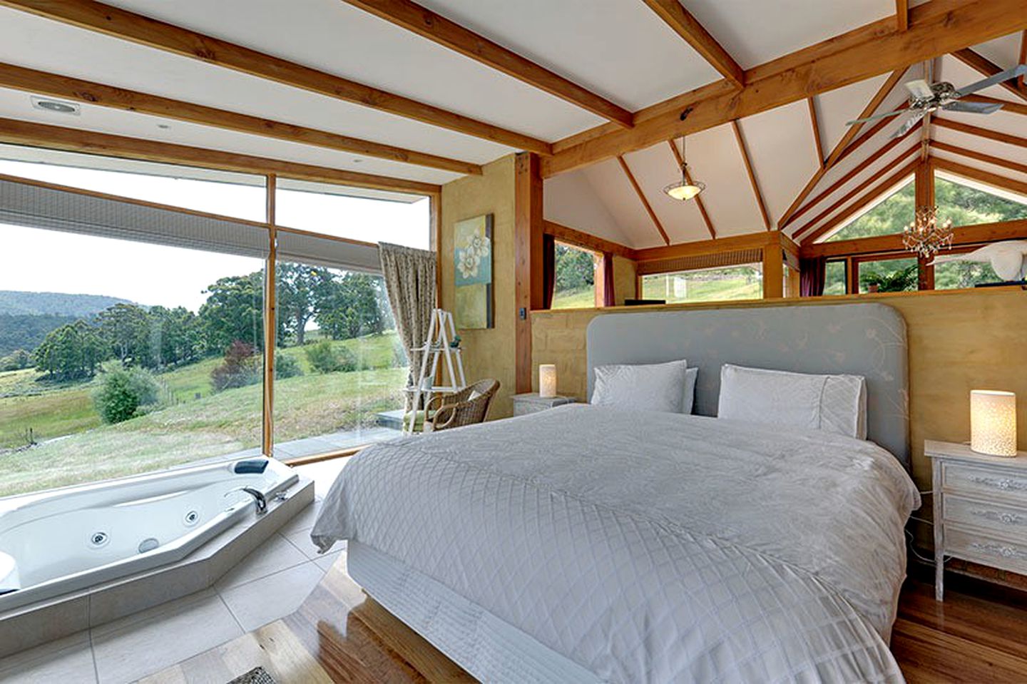 Luxury Huon Valley Accommodation with Sweeping Views for a Romantic Getaway in Tasmania