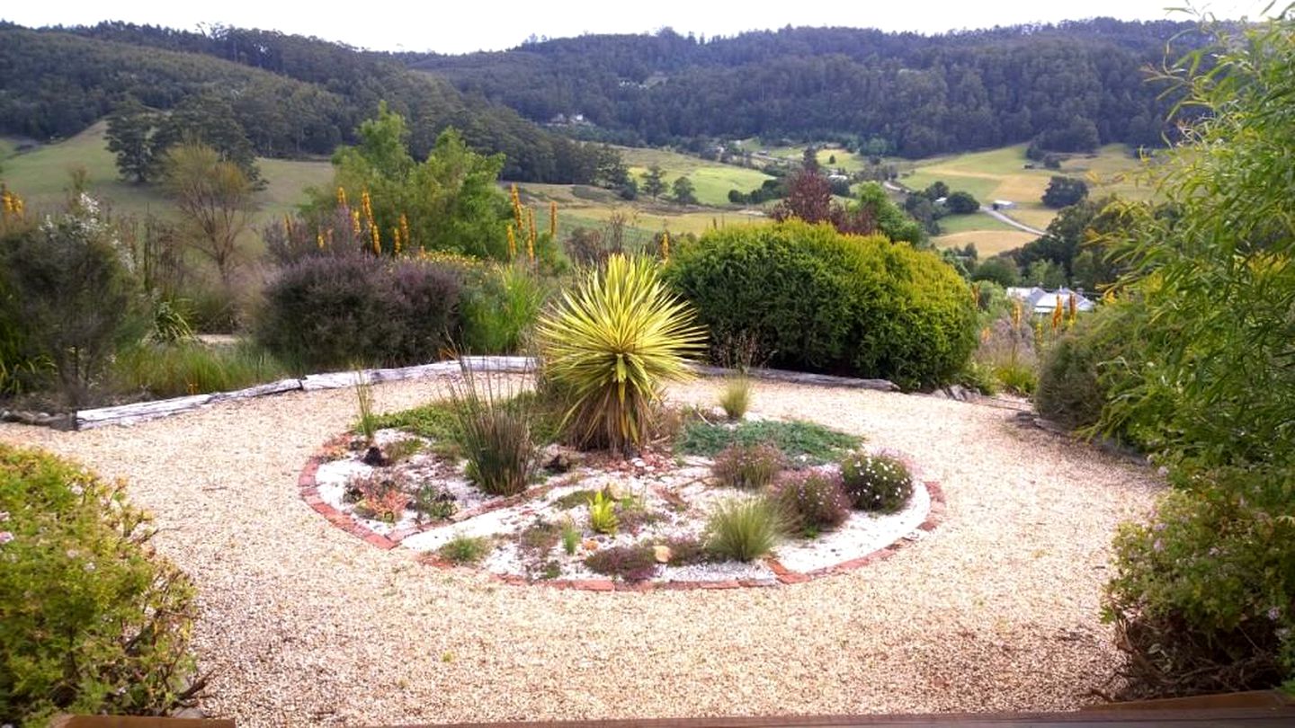 Luxury Huon Valley Accommodation with Sweeping Views for a Romantic Getaway in Tasmania