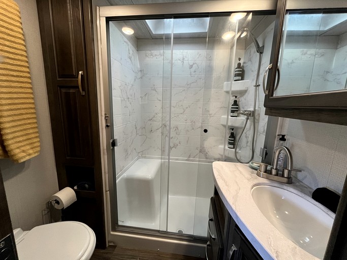 Caravans (United States of America, Dripping Springs, Texas)