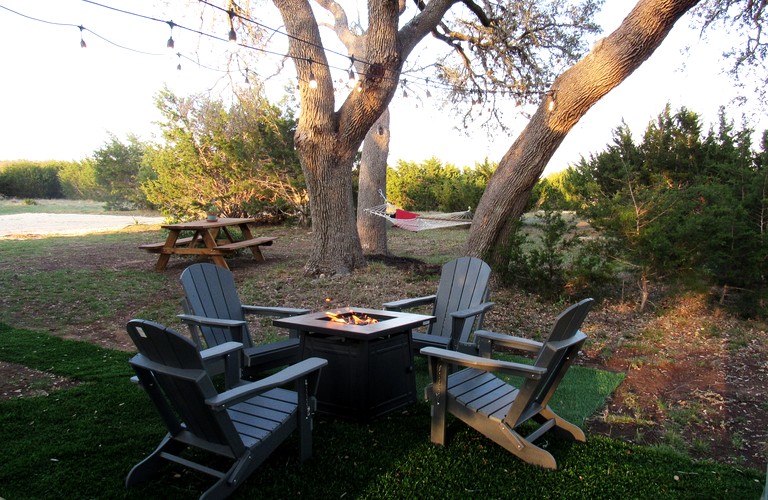 Caravans (United States of America, Dripping Springs, Texas)